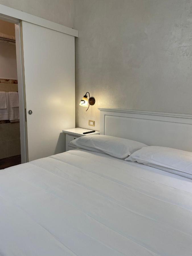 La Casa In Centro Otel Salerno Dış mekan fotoğraf