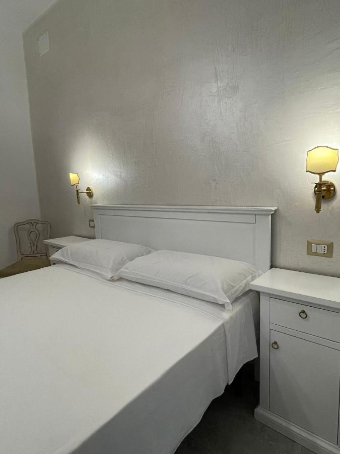La Casa In Centro Otel Salerno Dış mekan fotoğraf