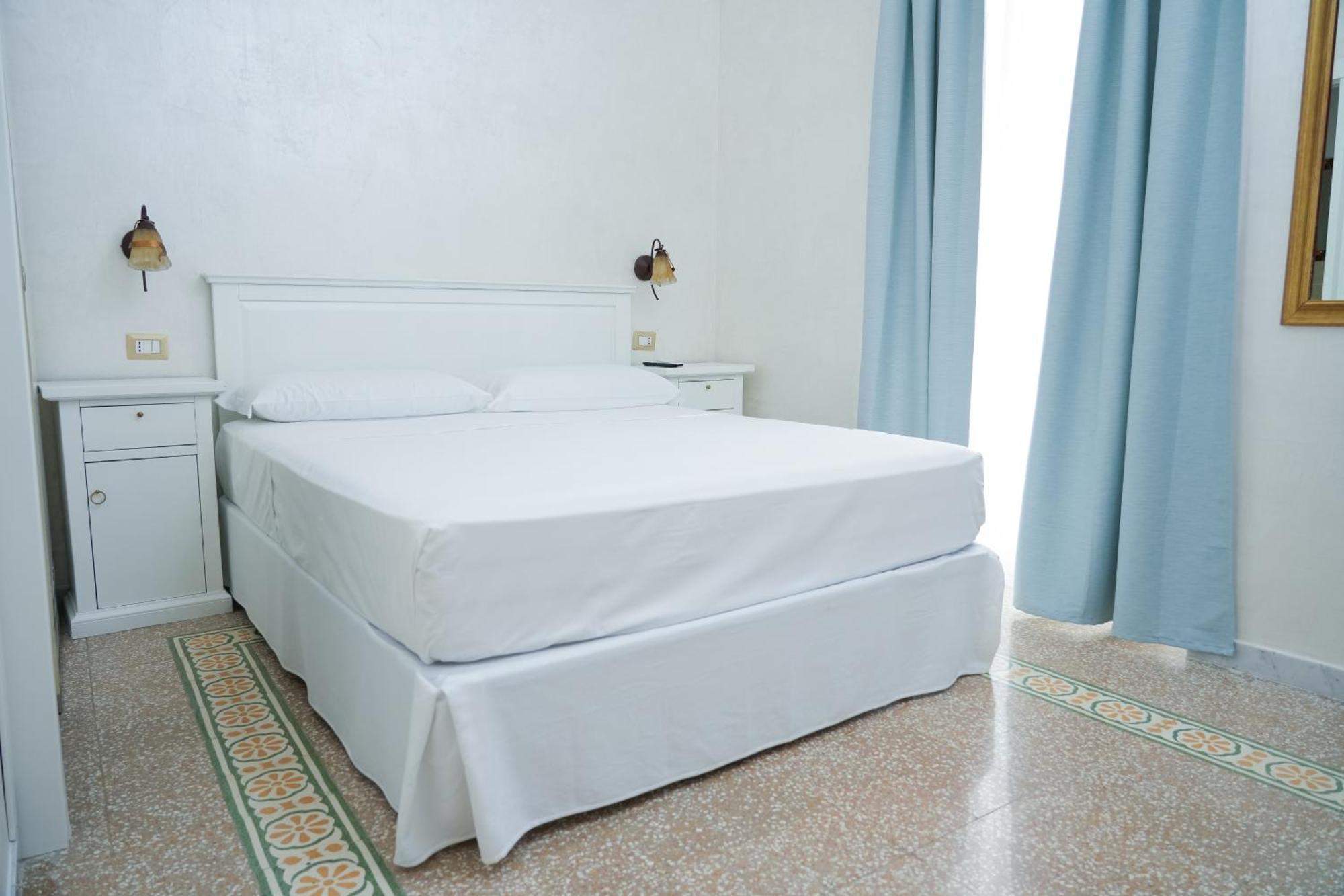 La Casa In Centro Otel Salerno Dış mekan fotoğraf