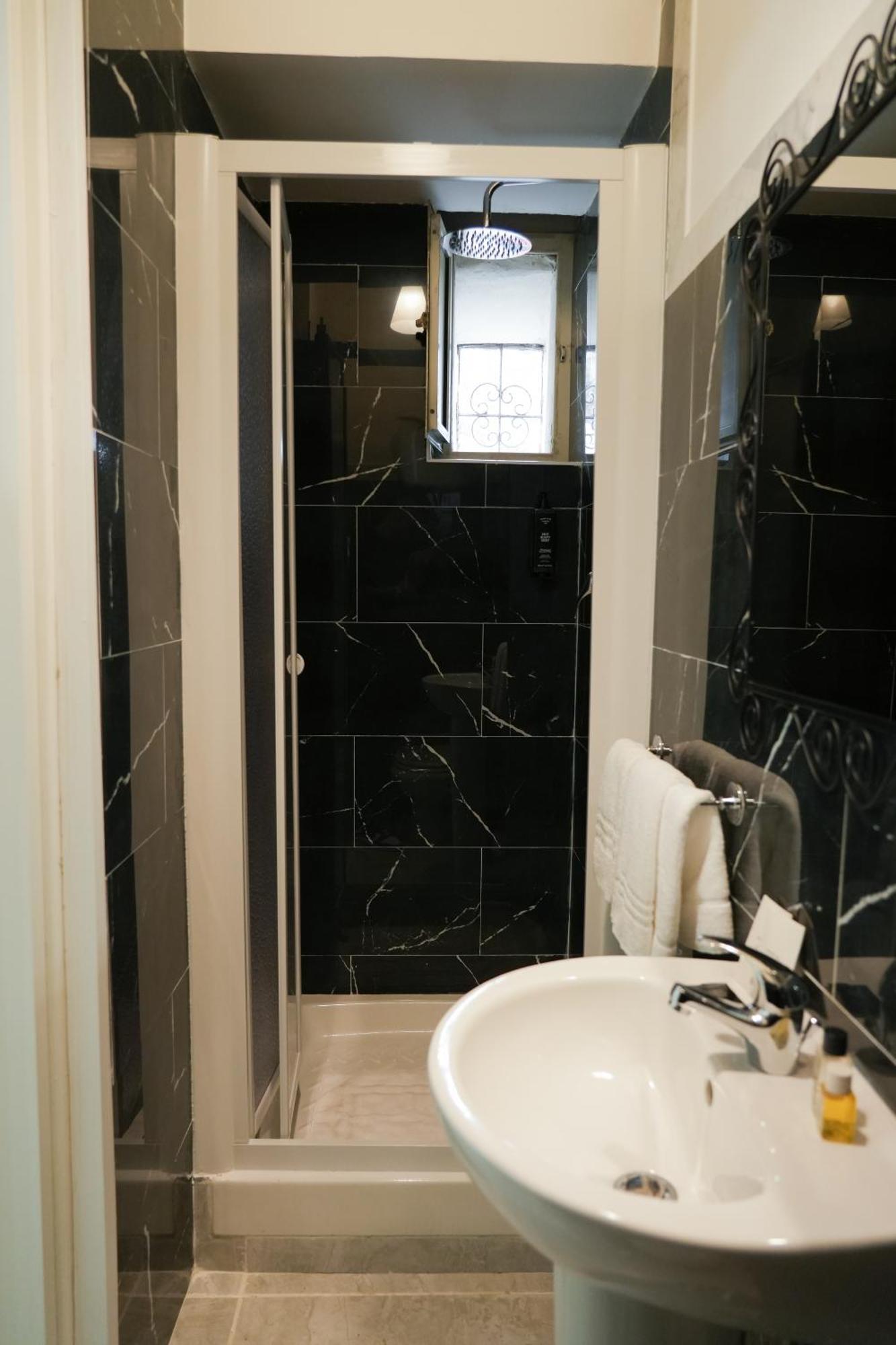 La Casa In Centro Otel Salerno Dış mekan fotoğraf